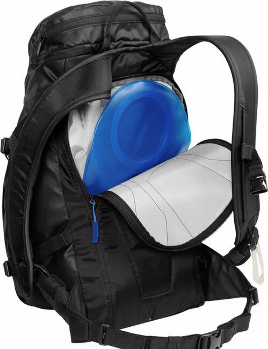 Backpacks * | Camelbak Snoblast 22 70Oz Hydration Pack Black/White